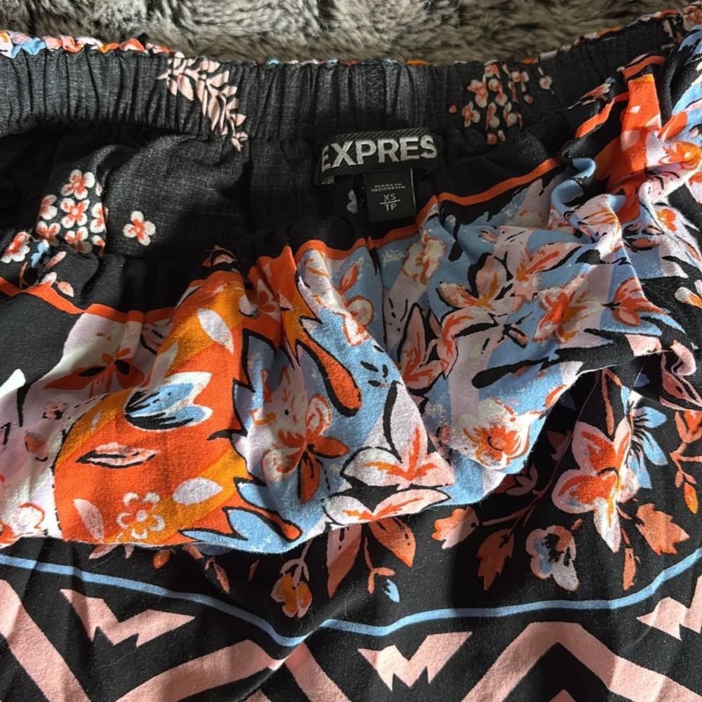 Express Open Shoulder Top - Picture 5 of 5